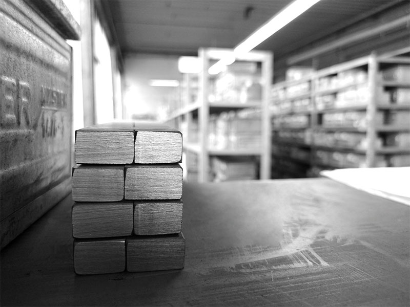 Stacked feather keys in stock at Crummenerl - precision from in-house production
