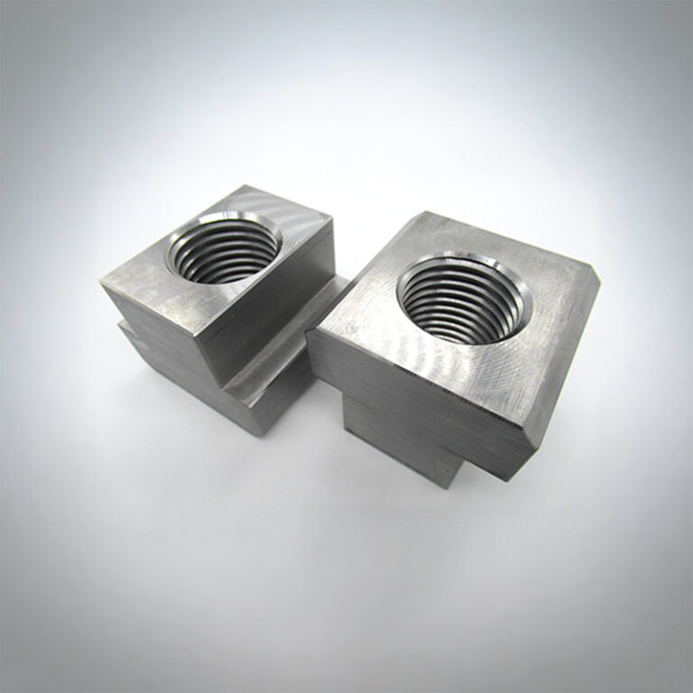 Compact threaded parts with large diameter